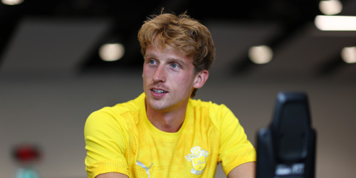 Khám Phá Mads Roerslev - Thi Đấu Chắc Chắn Và Hiệu Quả Bên Hành Lang Phải